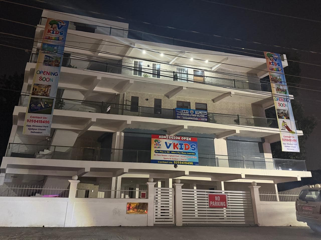 3BHK room Near Graphic Era - Image 1